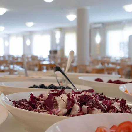 Club Village Cala Fiorita מלון Agrustos