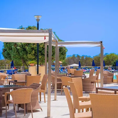 מלון Club Village Cala Fiorita