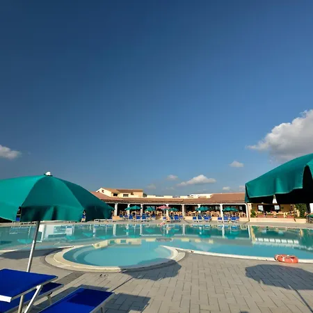 Club Village Cala Fiorita 4* Agrustos