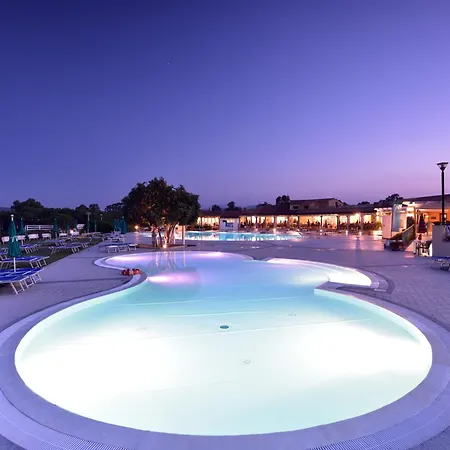 Club Village Cala Fiorita מלון Agrustos