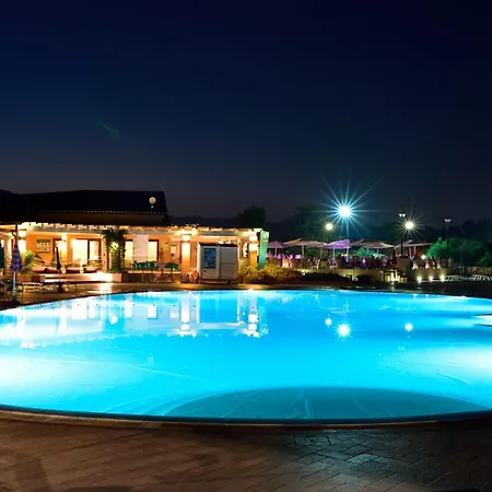 מלון Club Village Cala Fiorita Agrustos