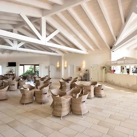 Club Village Cala Fiorita 4* Agrustos