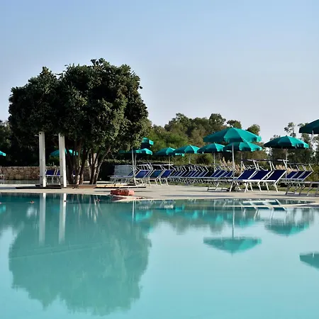 מלון Club Village Cala Fiorita 4*