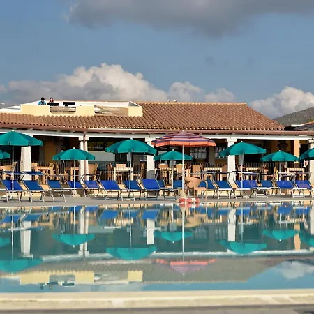 Club Village Cala Fiorita מלון Agrustos