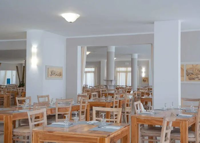 Club Village Cala Fiorita Szálloda 4*