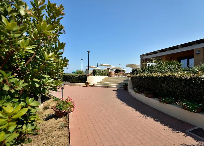 Club Village Cala Fiorita 4*