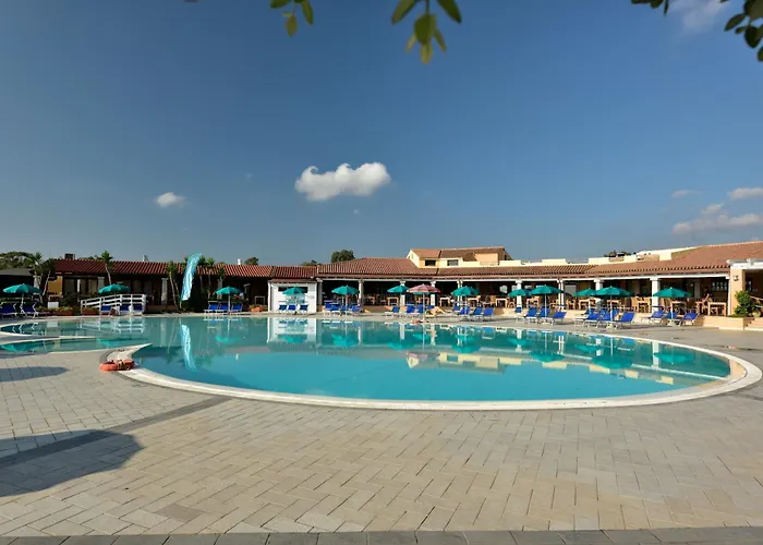Club Village Cala Fiorita 4*